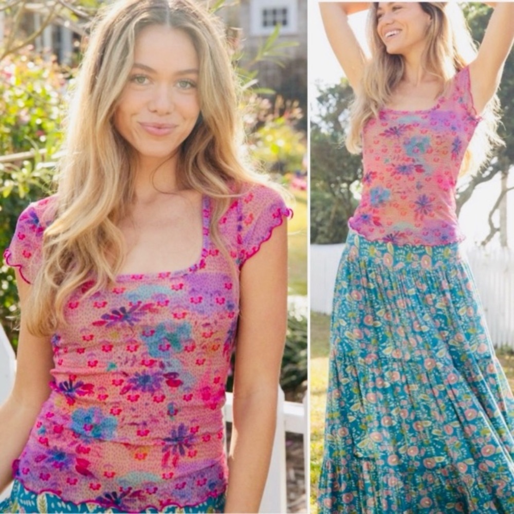 Natural Life / Devon short sleeve watercolor pink Floral sheer Top